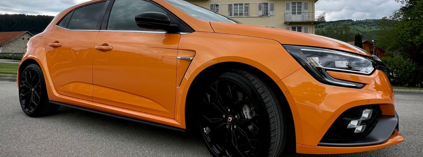 Renault Mégane RS orange après detailing par DCM Morteau